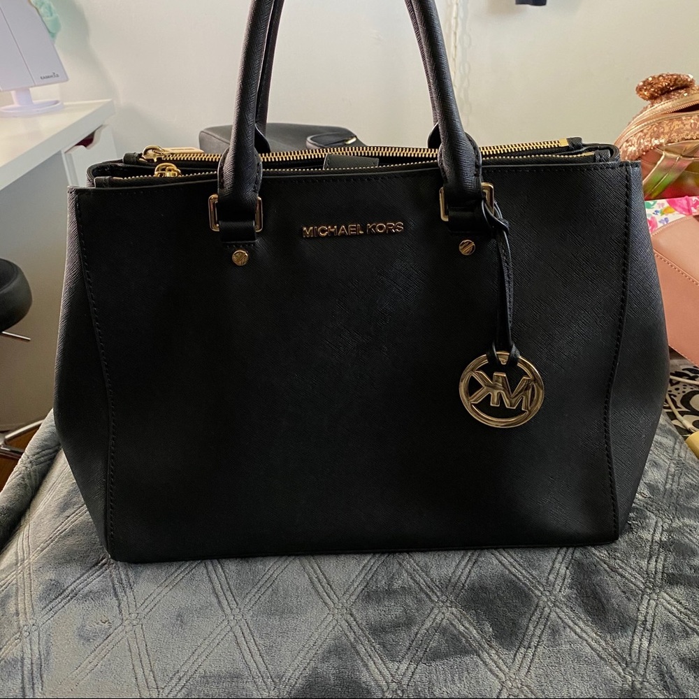 Large micheal kors satchel FIRM ON PRICE